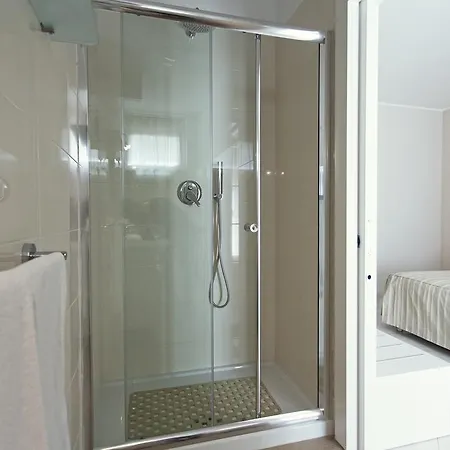 Il Viaggiatore And Suites Konukevi 3*